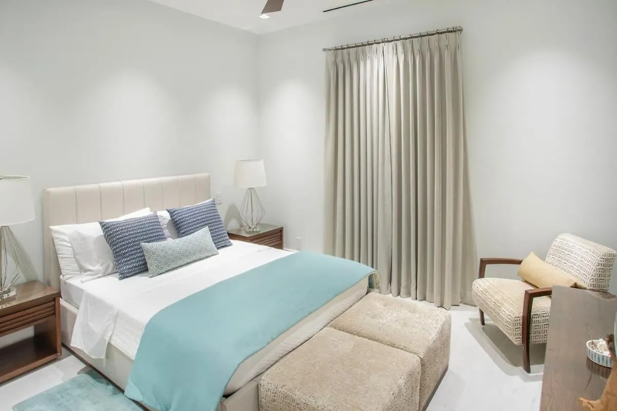 Apartment Oceanfront Penthouse And Patio At One Cable Beach Nassau