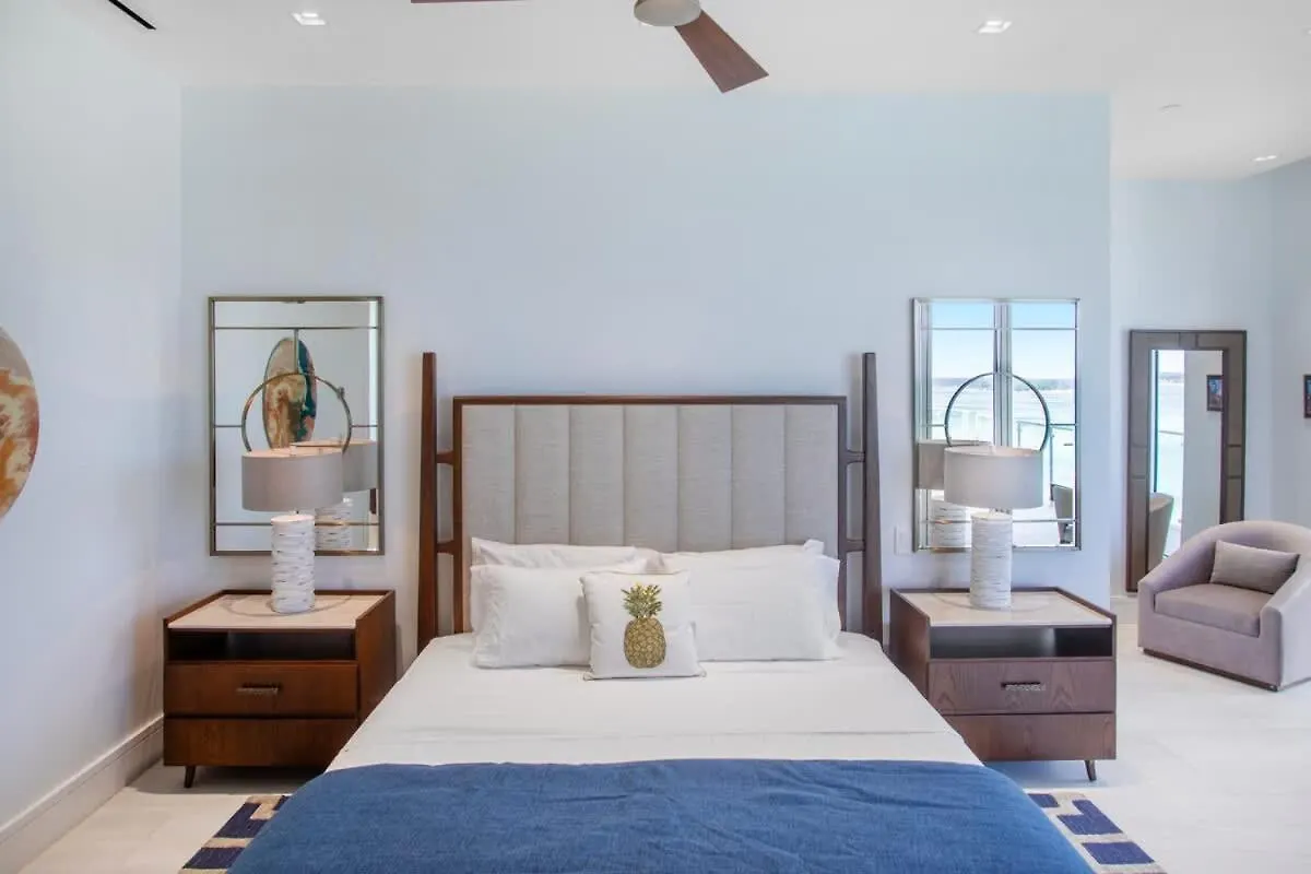 Oceanfront Penthouse And Patio At One Cable Beach Nassau Apartment