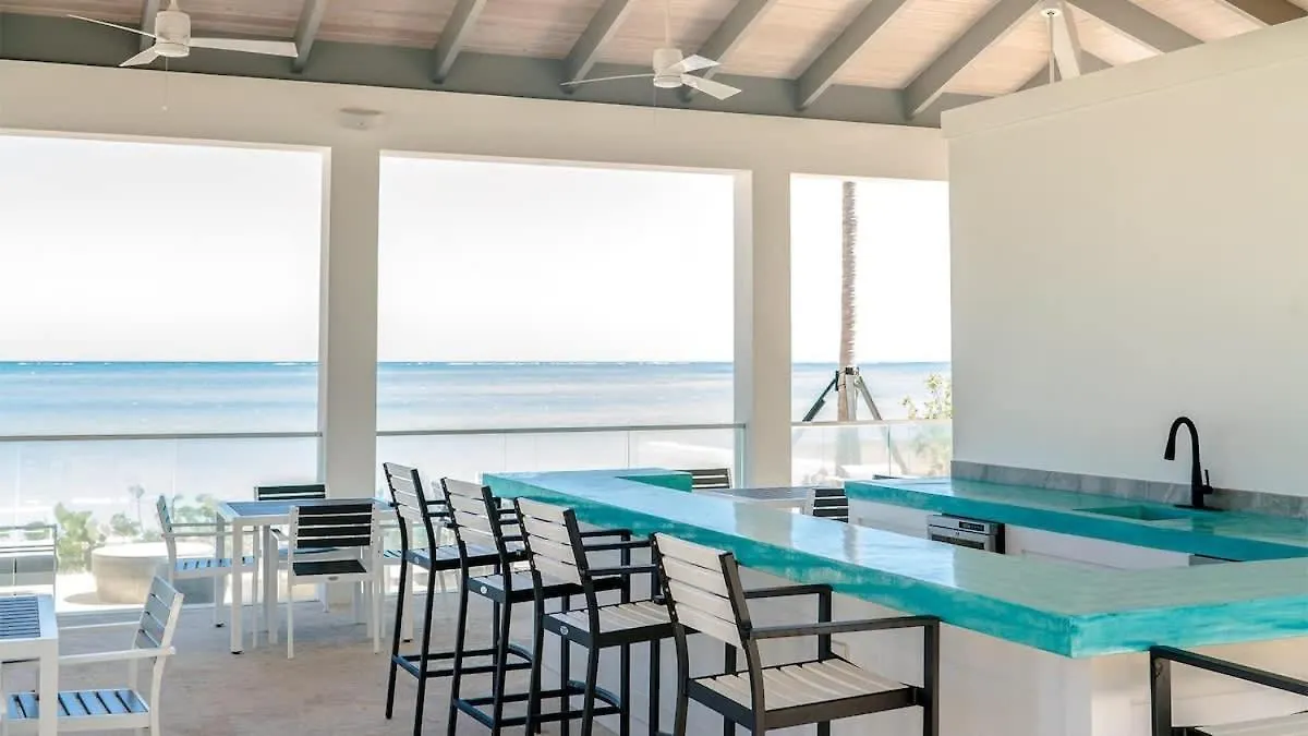 Apartment Oceanfront Penthouse And Patio At One Cable Beach Nassau